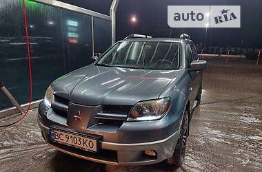 Внедорожник / Кроссовер Mitsubishi Outlander 2004 в Львове