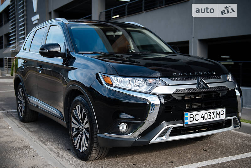 Внедорожник / Кроссовер Mitsubishi Outlander 2019 в Львове фото 3 Внедорожник / Кроссовер Mitsubishi Outlander 2019 в Львове