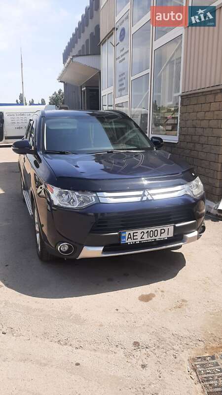 Внедорожник / Кроссовер Mitsubishi Outlander 2014 в Днепре