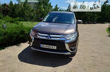 Внедорожник / Кроссовер Mitsubishi Outlander 2015 в Днепре