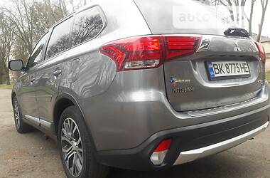 Универсал Mitsubishi Outlander 2015 в Ровно