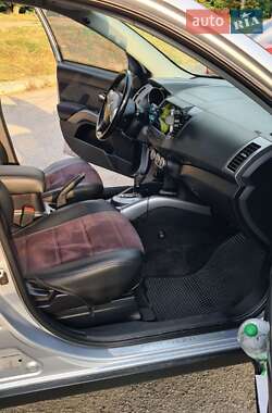 Внедорожник / Кроссовер Mitsubishi Outlander 2008 в 
