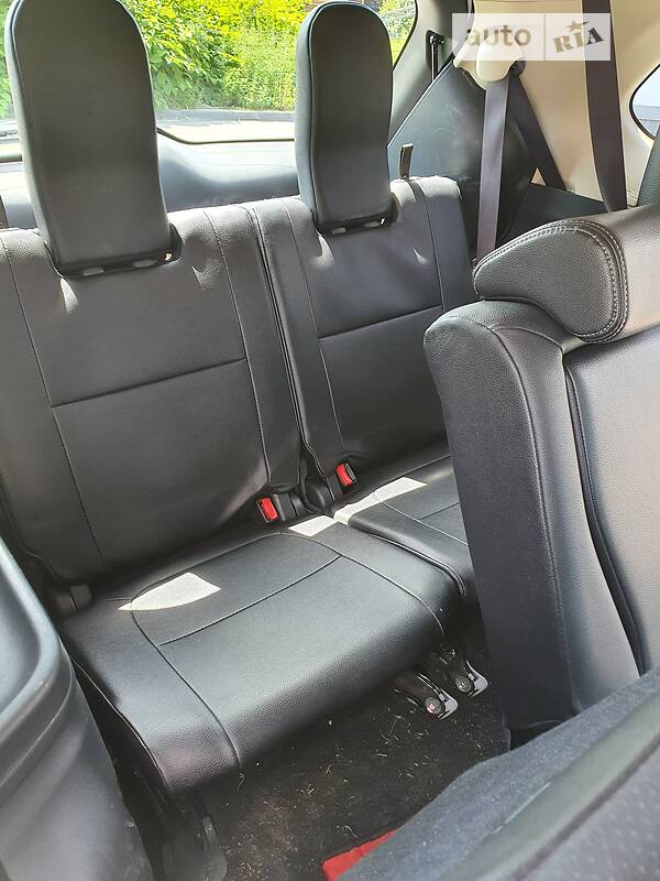 Позашляховик / Кросовер Mitsubishi Outlander 2017 в Києві