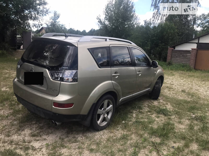 Внедорожник / Кроссовер Mitsubishi Outlander 2007 в Киеве