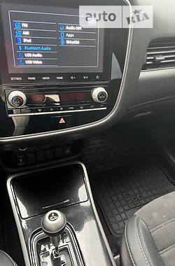 Позашляховик / Кросовер Mitsubishi Outlander 2019 в Долинській