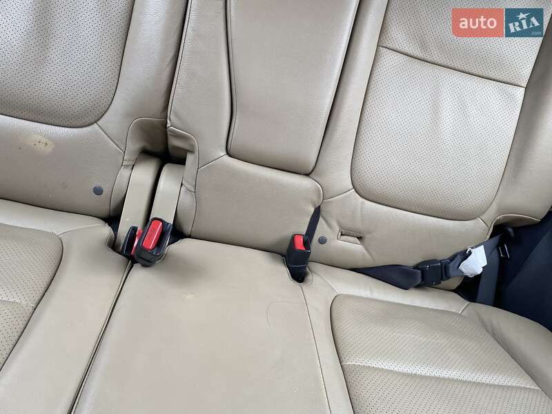 Позашляховик / Кросовер Mitsubishi Outlander 2013 в Києві