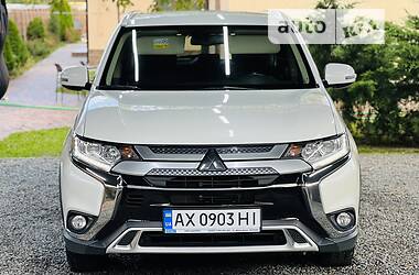 Внедорожник / Кроссовер Mitsubishi Outlander 2018 в Харькове