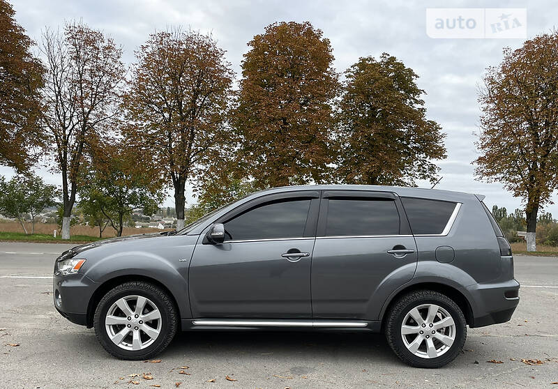 Внедорожник / Кроссовер Mitsubishi Outlander 2011 в Звенигородке