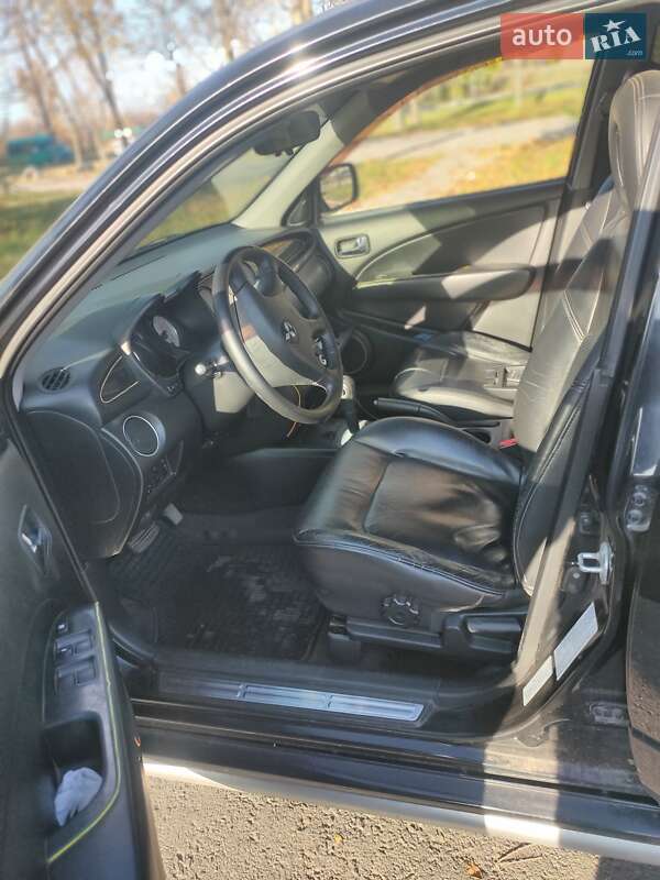 Універсал Mitsubishi Outlander 2007 в Запоріжжі