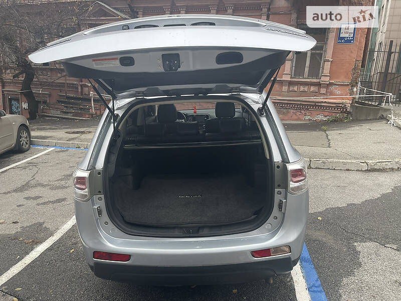 Внедорожник / Кроссовер Mitsubishi Outlander 2012 в Днепре