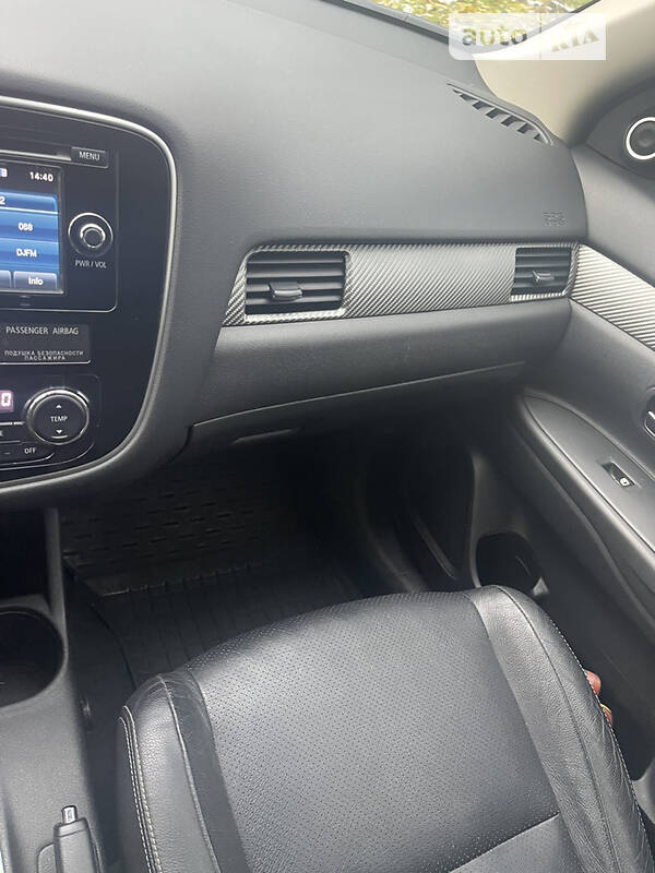 Внедорожник / Кроссовер Mitsubishi Outlander 2012 в Днепре