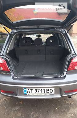 Внедорожник / Кроссовер Mitsubishi Outlander 2006 в Тлумаче