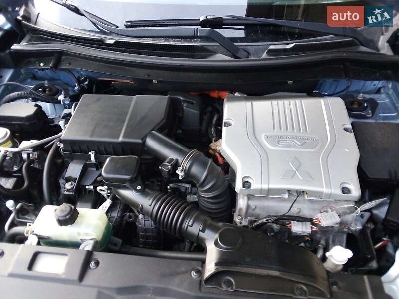 Внедорожник / Кроссовер Mitsubishi Outlander 2013 в Ивано-Франковске