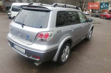 Внедорожник / Кроссовер Mitsubishi Outlander 2004 в 
