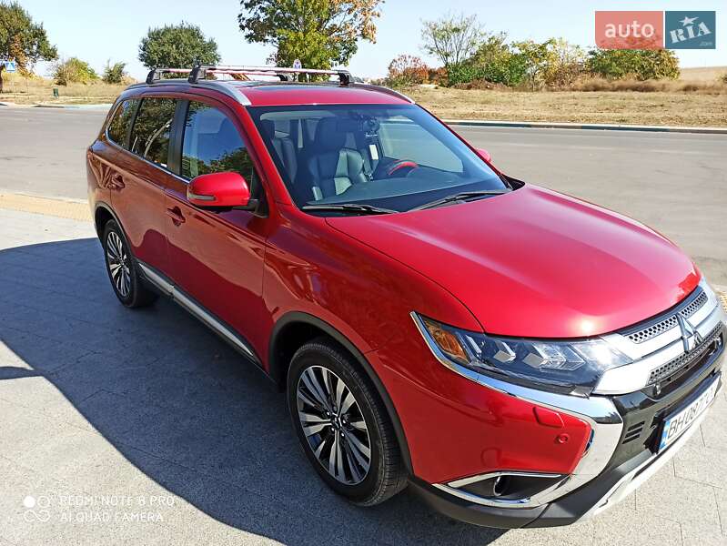 Универсал Mitsubishi Outlander 2019 в Одессе