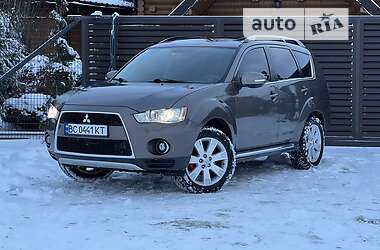 Внедорожник / Кроссовер Mitsubishi Outlander 2011 в Стрые