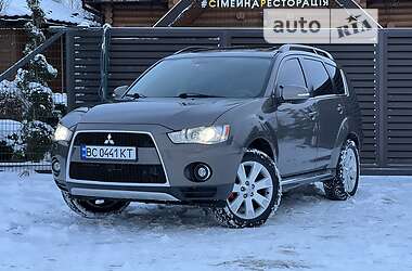 Внедорожник / Кроссовер Mitsubishi Outlander 2011 в Стрые