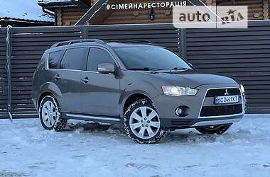 Внедорожник / Кроссовер Mitsubishi Outlander 2011 в Стрые