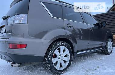 Внедорожник / Кроссовер Mitsubishi Outlander 2011 в Стрые