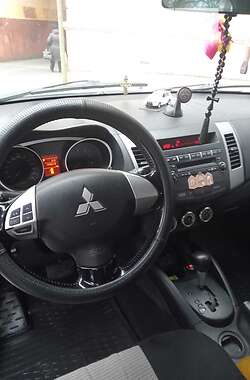 Позашляховик / Кросовер Mitsubishi Outlander 2010 в Чернігові