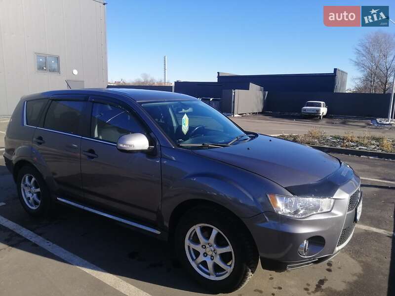 Внедорожник / Кроссовер Mitsubishi Outlander 2010 в Киеве