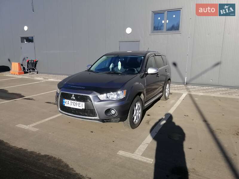 Внедорожник / Кроссовер Mitsubishi Outlander 2010 в Киеве
