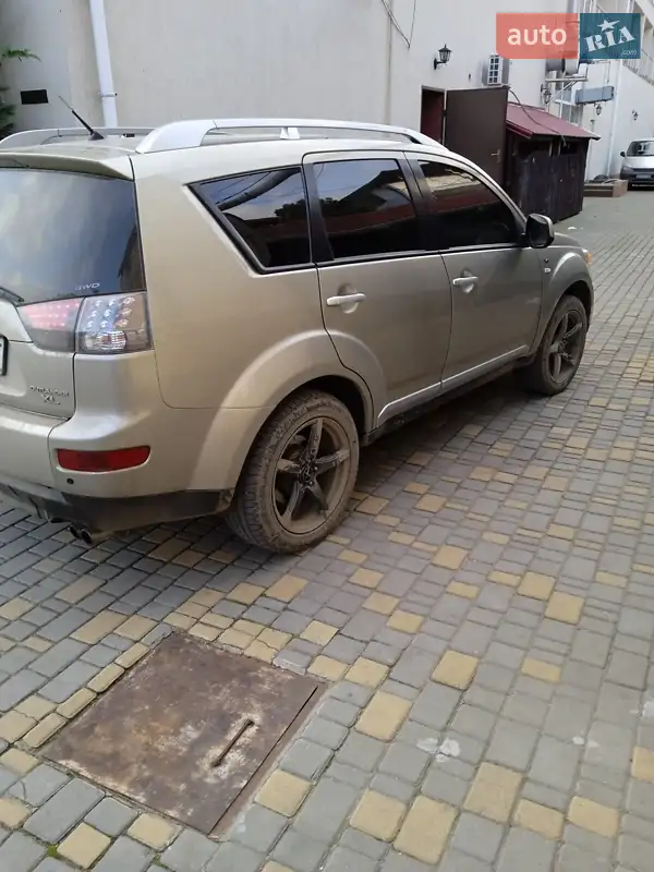 Mitsubishi Outlander