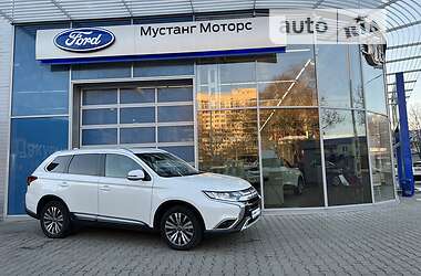 Внедорожник / Кроссовер Mitsubishi Outlander 2019 в Одессе