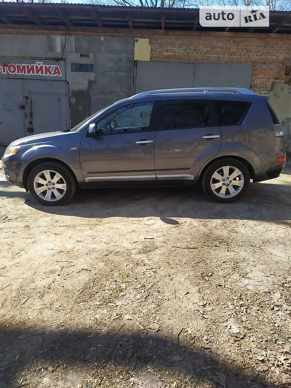 Внедорожник / Кроссовер Mitsubishi Outlander 2008 в Львове