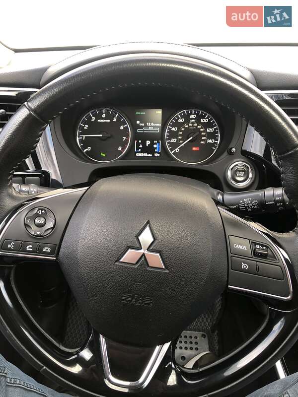 Универсал Mitsubishi Outlander 2019 в Одессе