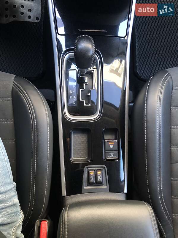 Универсал Mitsubishi Outlander 2019 в Одессе