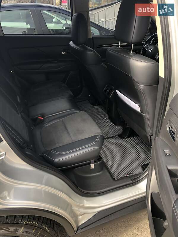 Универсал Mitsubishi Outlander 2019 в Одессе