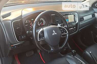 Внедорожник / Кроссовер Mitsubishi Outlander 2014 в Новоархангельске