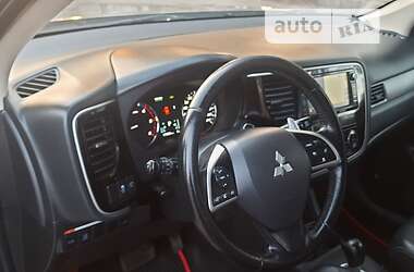 Внедорожник / Кроссовер Mitsubishi Outlander 2014 в Новоархангельске