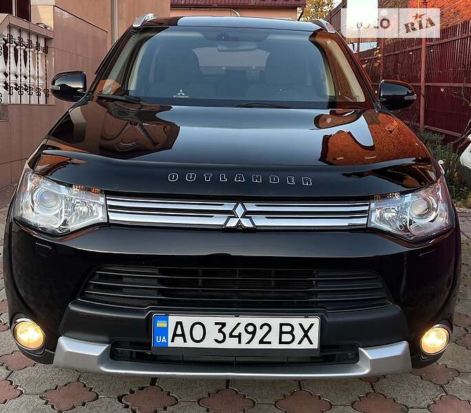 Внедорожник / Кроссовер Mitsubishi Outlander 2014 в Мукачево