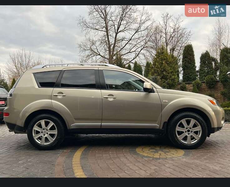 Позашляховик / Кросовер Mitsubishi Outlander 2008 в Житомирі