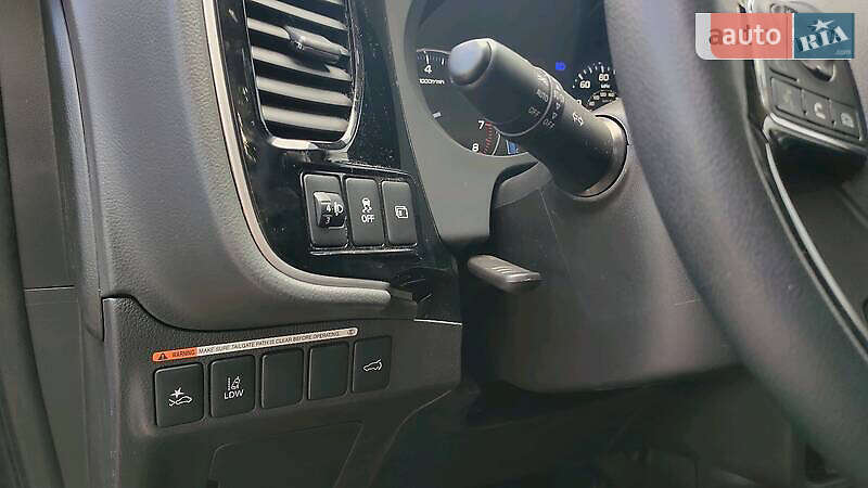 Позашляховик / Кросовер Mitsubishi Outlander 2018 в Запоріжжі