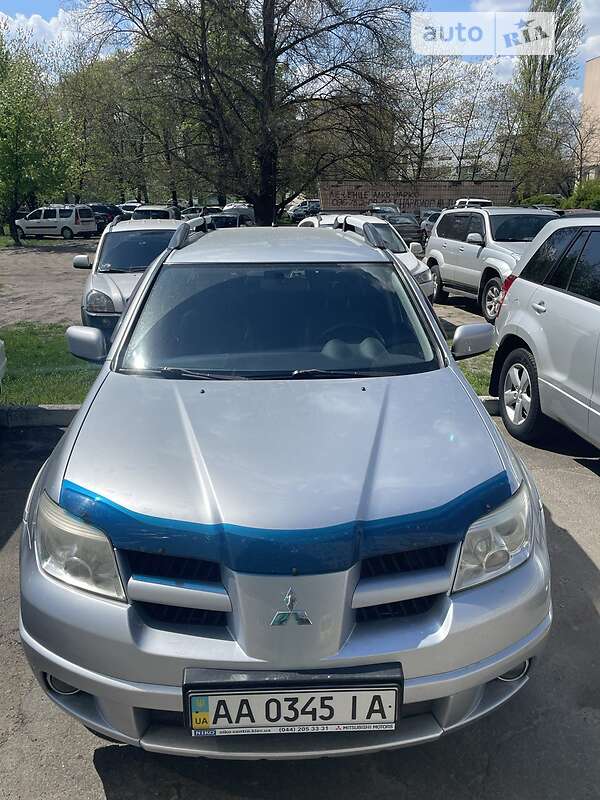 Позашляховик / Кросовер Mitsubishi Outlander 2008 в Києві