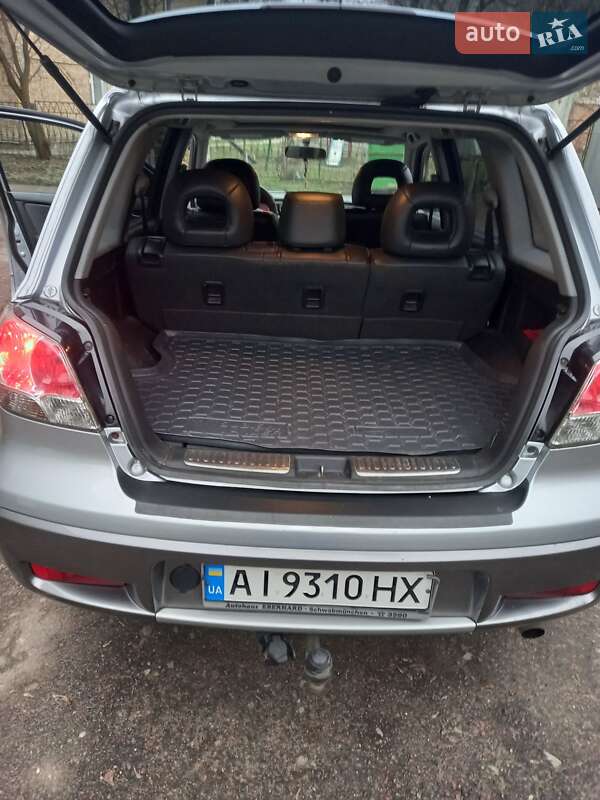 Внедорожник / Кроссовер Mitsubishi Outlander 2004 в Переяславе