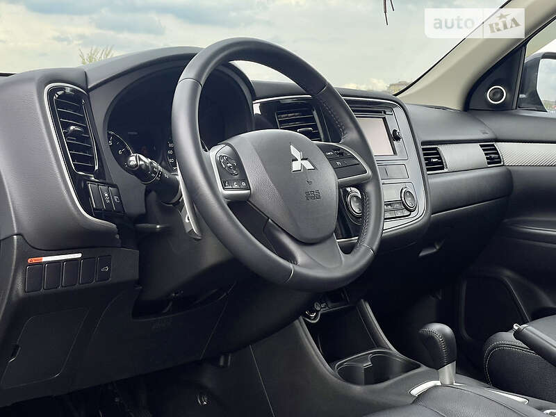 Внедорожник / Кроссовер Mitsubishi Outlander 2012 в Киеве