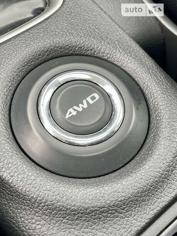 Внедорожник / Кроссовер Mitsubishi Outlander 2012 в Киеве