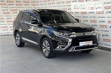 Внедорожник / Кроссовер Mitsubishi Outlander 2021 в 