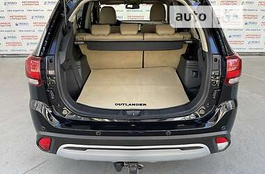 Внедорожник / Кроссовер Mitsubishi Outlander 2021 в 
