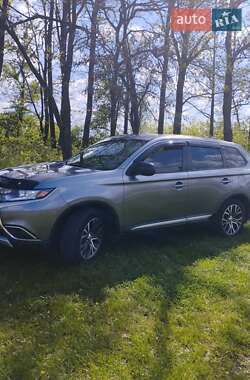 Внедорожник / Кроссовер Mitsubishi Outlander 2018 в Кропивницком