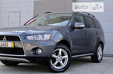 Внедорожник / Кроссовер Mitsubishi Outlander 2012 в 