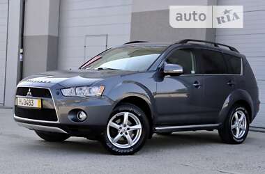 Внедорожник / Кроссовер Mitsubishi Outlander 2012 в 