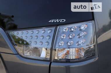 Внедорожник / Кроссовер Mitsubishi Outlander 2012 в 