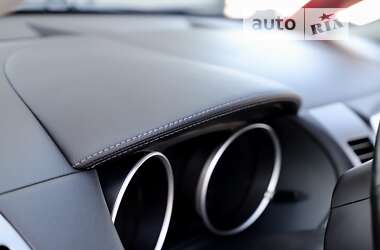 Внедорожник / Кроссовер Mitsubishi Outlander 2012 в 