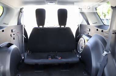 Внедорожник / Кроссовер Mitsubishi Outlander 2012 в 
