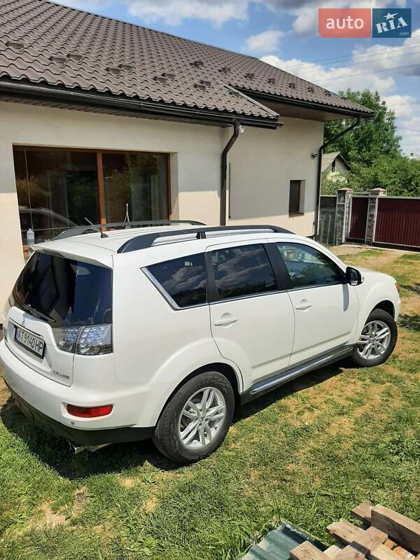 Mitsubishi Outlander 2011